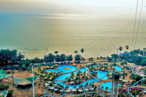 The Riviera California 18